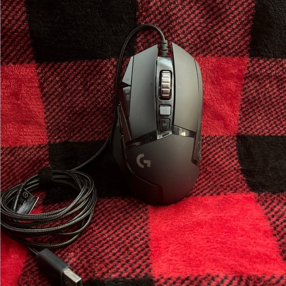 Logitech g502 Wired Gaming Mouse in Black and Silver